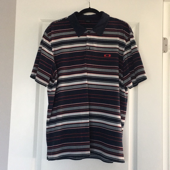 Oakley golf shirt 🏌️ ⛳️ - Picture 1 of 4